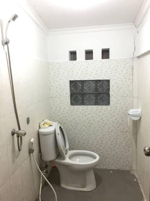 Banda Aceh Batoh Homestay - Private - Fits Up To 8 Persons Exterior photo